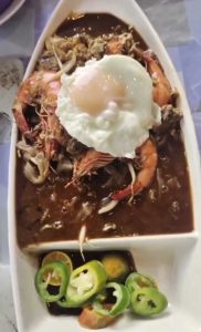 Peniaga Char Kuey Teow RM59 Mengamuk Pelanggan Lari, Tapi Netizen Pula ‘Sekolahkan’ Balik Sebab Harga Tak Masuk Akal