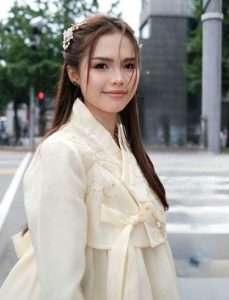 “Akhirnya Perkara Yang Ditakutkan Bella Terjadi?” – YB Syed Bakal Kahwin Pilihan Keluarga? Identiti Orang Ketiga Buat Netizen Terkejut