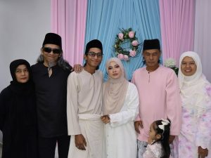 Anak Saiful Apek Selamat Bernikah, Wajah “Copy Ori” Bapa Raih Perhatian