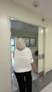 “Baru Balik Rumah Dah Boleh Lari-Lari?” Netizen Terkejut Tengok ‘Gambar No. 4’ Watie, Siap Tegur Tak Jaga Pantang!