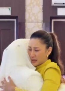 “Selamat Datang Ke Keluarga Kecil Kami!” Rita Rudaini Menangis Di Majlis Nikah, Netizen Kagum Wajahnya Yang Tak Dimakan Usia