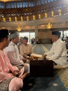 “Wah Pandai Ye Dato’!” Yusry Jadi Tumpuan, Babak Kahwin Dalam Drama Bersama Tracie Sinidol Buat Ramai Tersentak Hingga Artis Lain Terpelanting