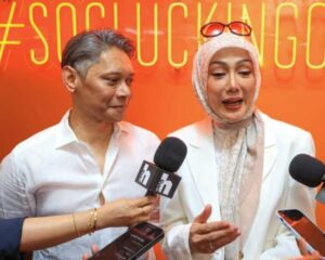 “Tahniah… Rezeki Erra & Mr E!” Usia 53 Bukan Penghalang, Hantaran Ini Buat Ramai Teka Erra Bakal Timang Anak Kedua