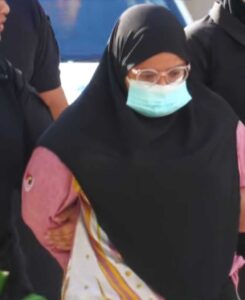 “Bawah Badan Pengasuh Ni Ada Baby 7 Bulan Ye!” CCTV Tular Bikin Netizen Mengamuk, Bukti Kecil Pada Tangan Jadi Tumpuan