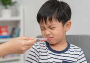 “Ramai Ibu Bapa Selalu Buat Silap!” Doktor Bongkar Sama Ada Perlu Bagi Ubat Baru Bila Anak Muntah, Rupanya Bukan Semua Kes Sama