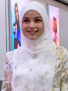 Ramai Puji Makin Awet Muda, Tapi Rupanya Ini Rezeki Besar Yang Mengubah Jiwa Lisa Surihani