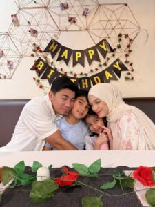 [VIDEO] Hadiah Hari Jadi Paling Mahal! Amyra Rosli Buat Amar Baharin Terkedu Dengan Berita Kehamilan