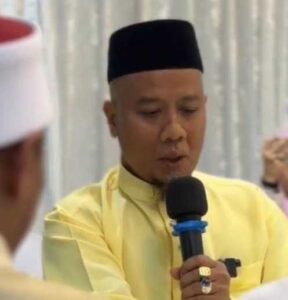 [7 GAMBAR] Fuhh, Tak Pernah Tengok FBI Gugup Macam Ni! Menangis Peluk Anak Lepas Akad, Ramai Sebak Tengok Momen Faizal Ismail Lepaskan Puteri Sulungnya