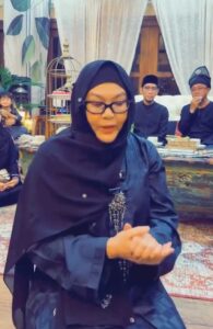 Diam-Diam Dah Bertunang! Di Usia 58 Tahun, Erma Fatima Curah Air Mata Lepaskan Anak, Pesanannya Buat Ramai Tersentuh